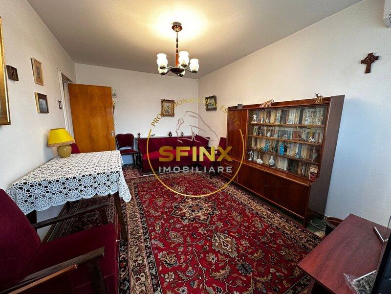 Decebal, apartament 3 camere de vanzare.